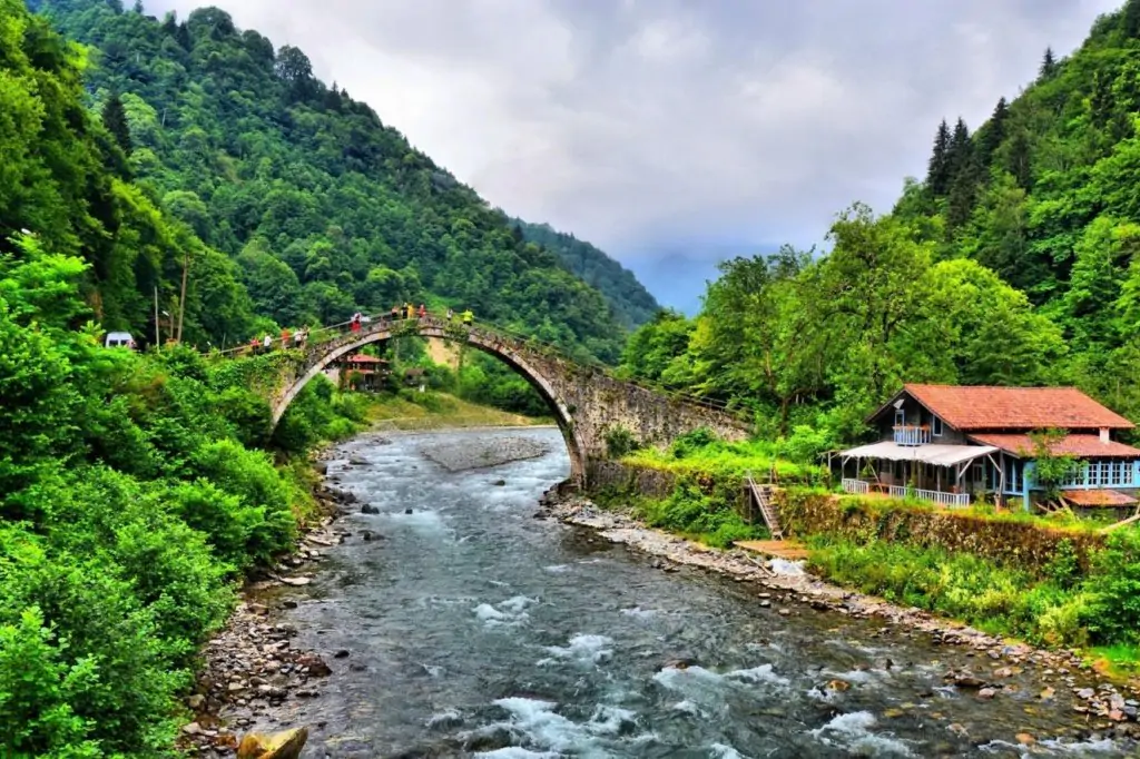 İstanbul Hareketli 3 Gece 4 Gün Konaklamalı Karadeniz Programı